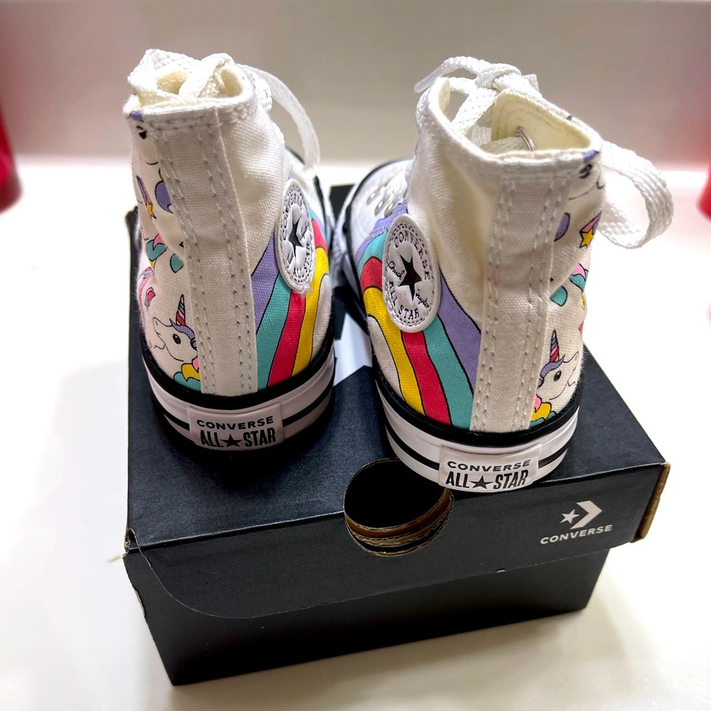 Size 5 unicorn high top converse